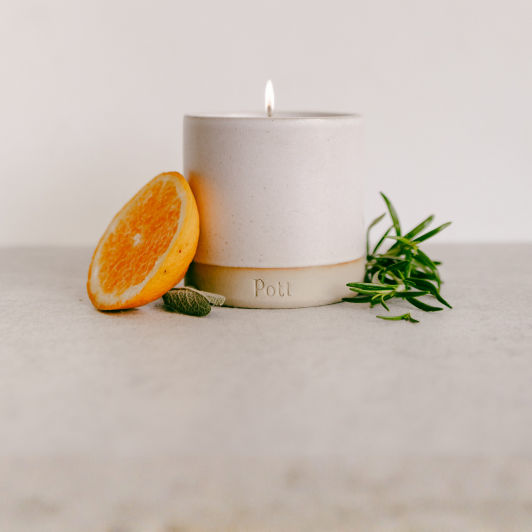 The Orangery Scent in Standard Speckle Pott