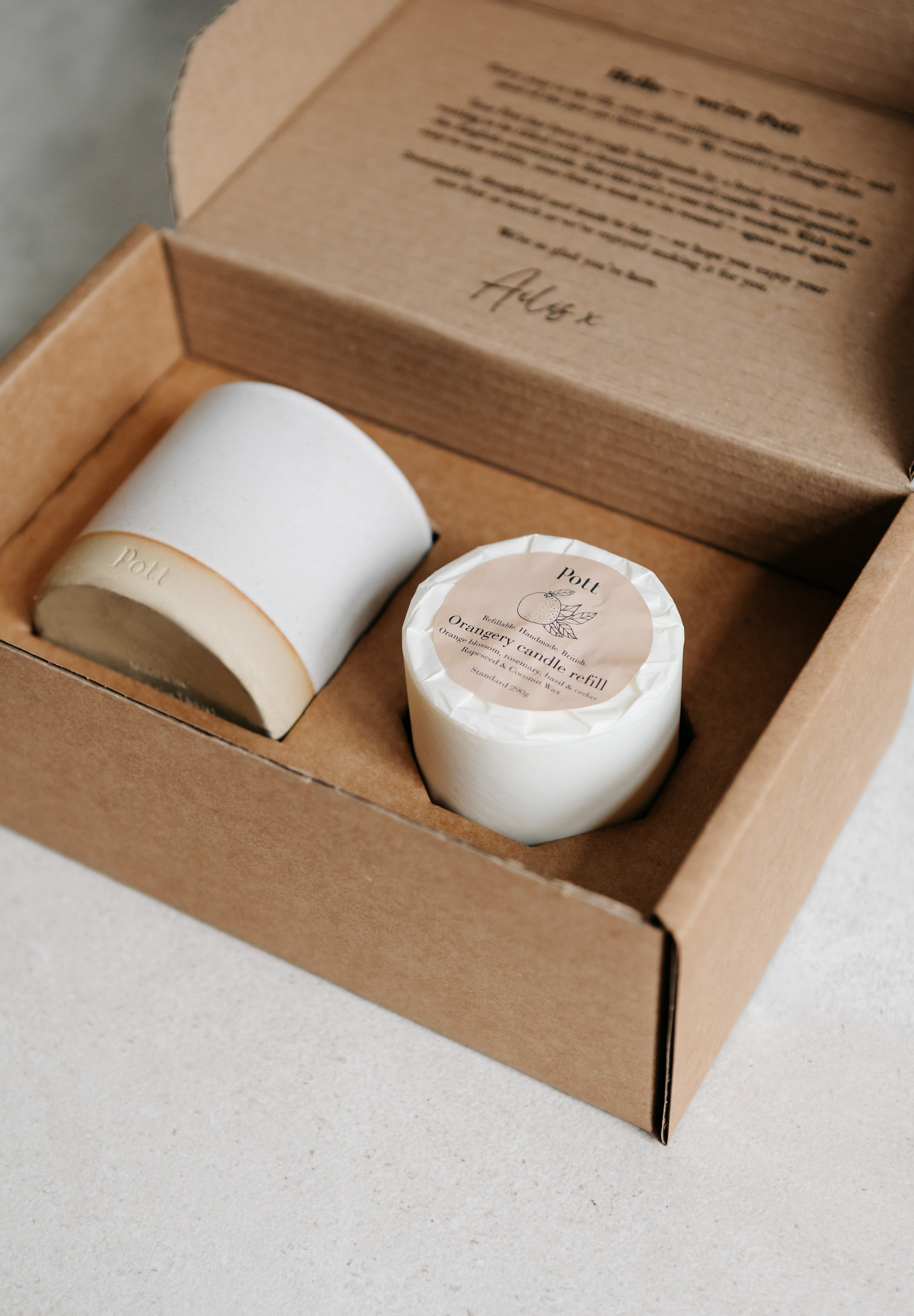 The Orangery Scent in Standard Speckle Pott