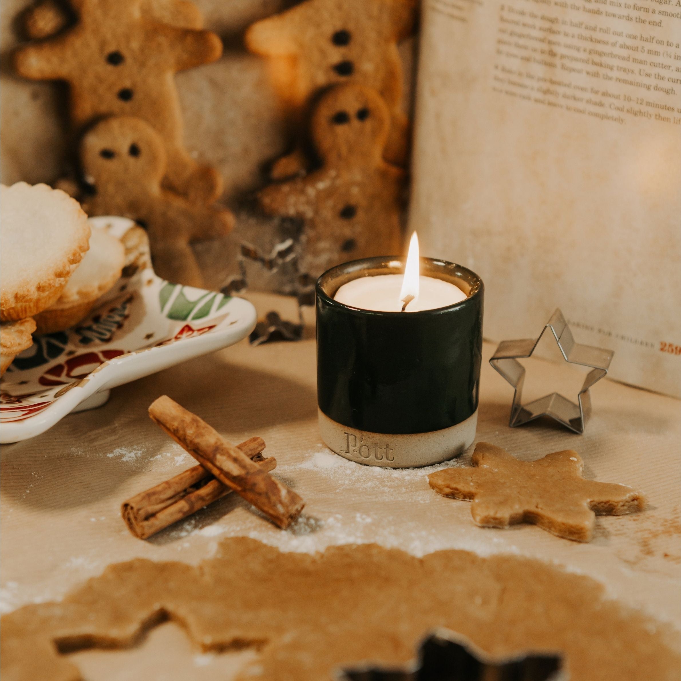 Holly_Noel-Candle-Petite.jpg