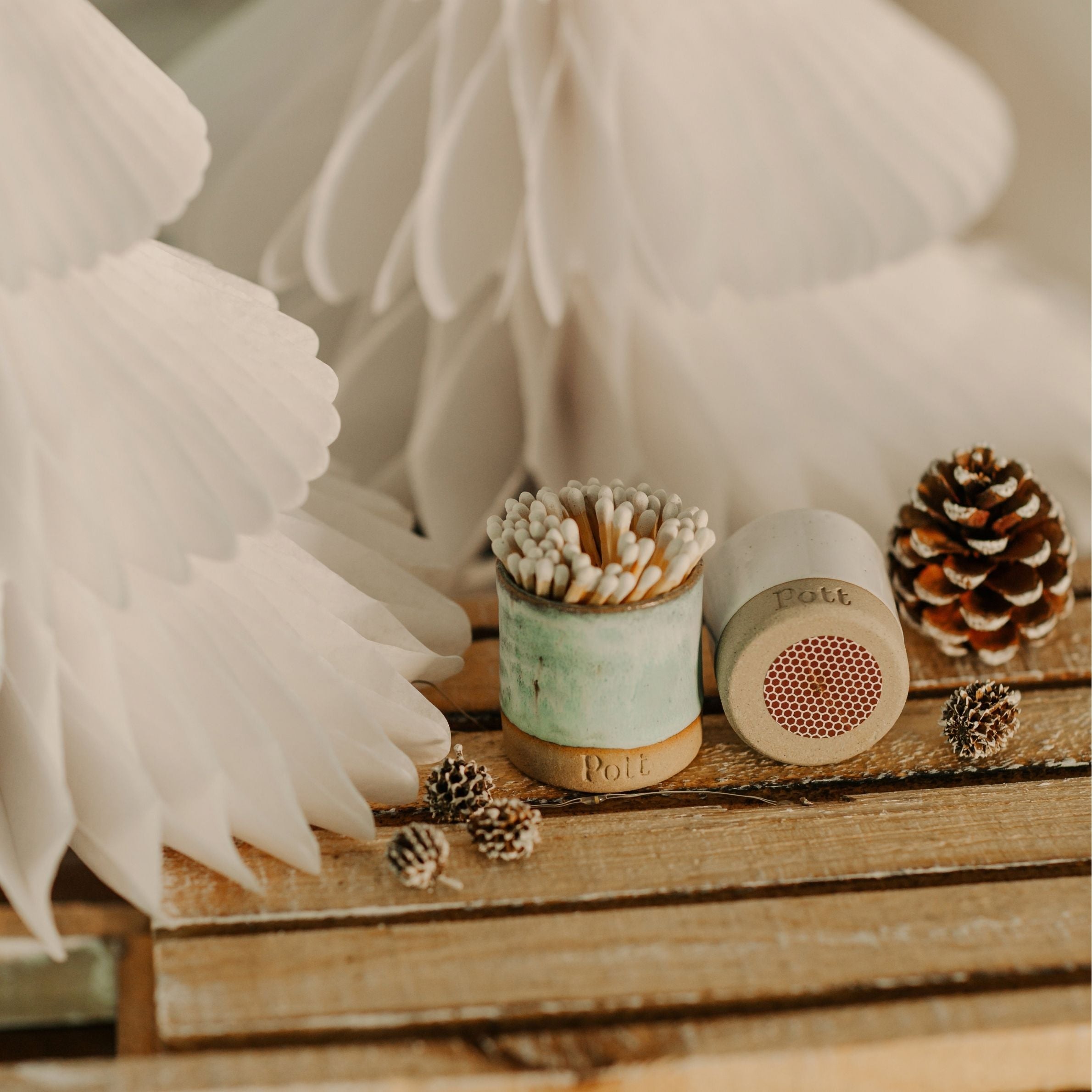 The Icicle Matchpott