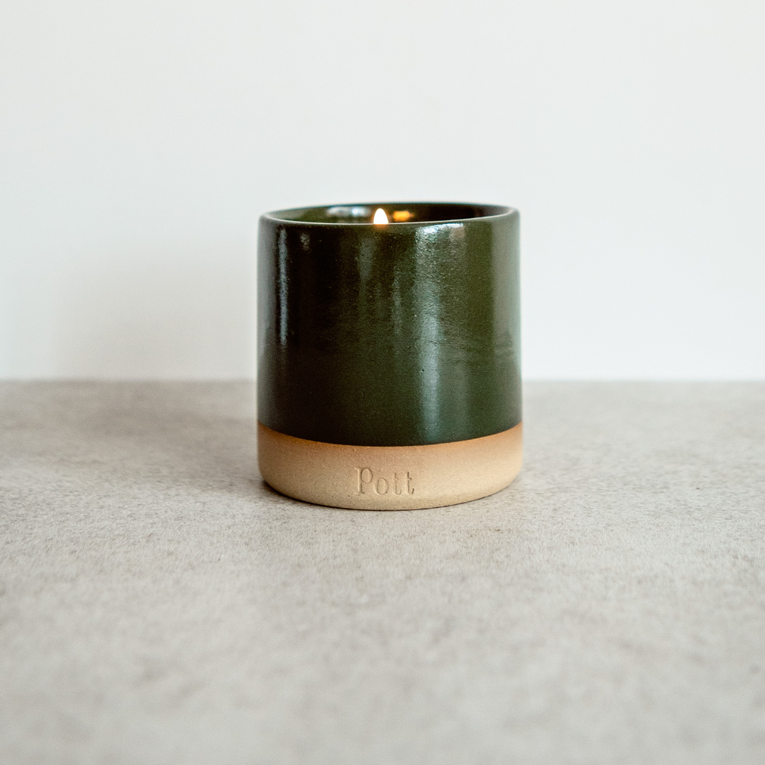 Standard_Holly_Candle.png