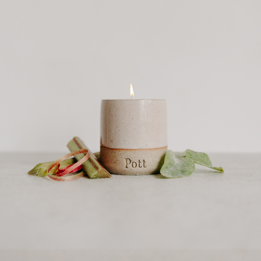 Rhubarb Scent in Petite Blush Pott