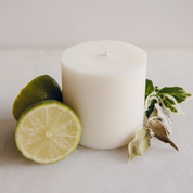 Our limited edition Jardin scented refill is made from 100% vegan ingredients and scented with essential oils. Expect a luxurious verdant scent of aromatic sage leaves and sweet lime, supported by a refreshing backdrop of lime tree and garden sage flowers, and hints of freshly cut grass. 